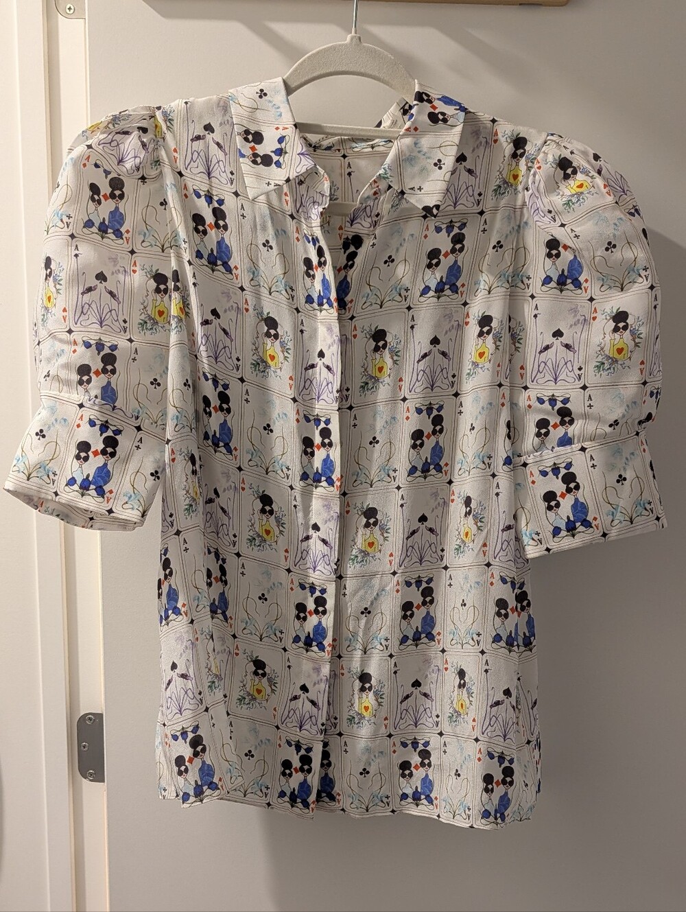 Alice + Olivia White Button-Up Shirt with Multicolor Card Game Print